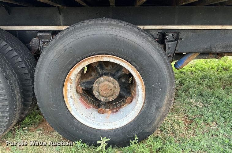 image for item DK6872 1975 GMC 6500 flatbed truck