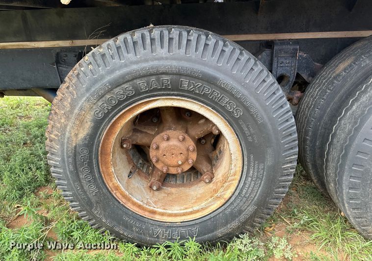 image for item DK6872 1975 GMC 6500 flatbed truck