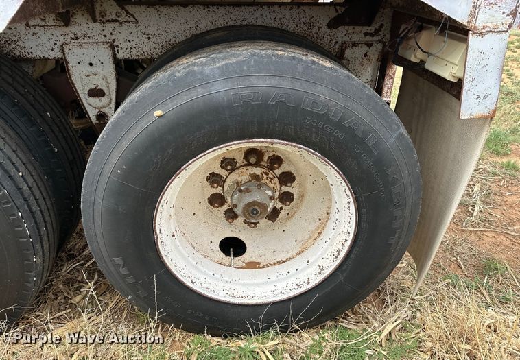 image for item DK6878 1979 Timpte Super Hopper grain trailer