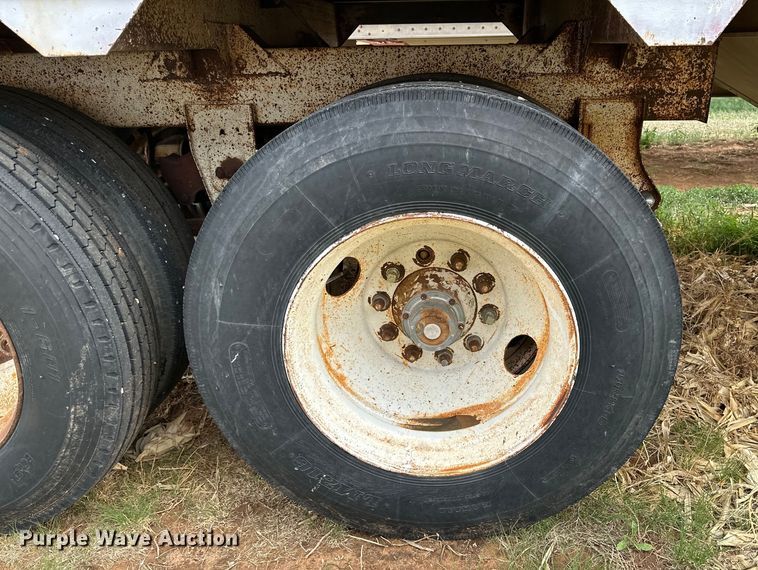 image for item DK6878 1979 Timpte Super Hopper grain trailer