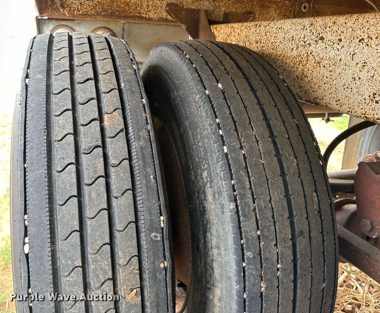 image for item DK6878 1979 Timpte Super Hopper grain trailer