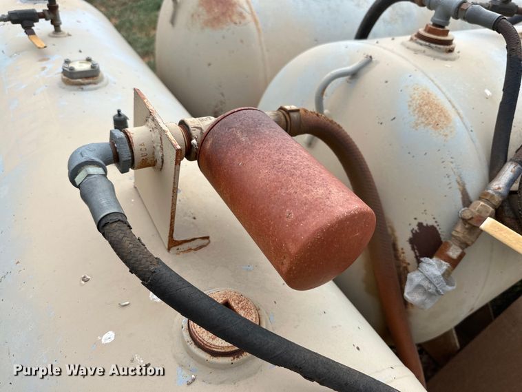 image for item DK6880 Shop built oil vacuum trailer