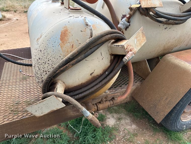 image for item DK6880 Shop built oil vacuum trailer