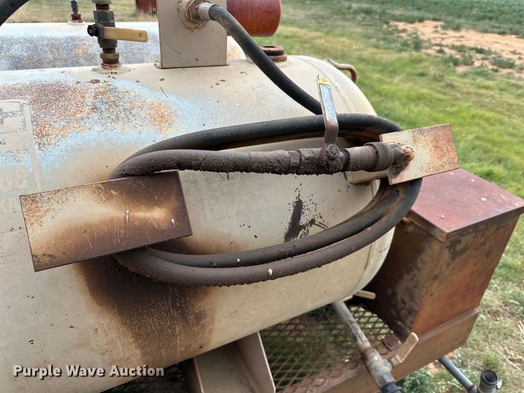 image for item DK6880 Shop built oil vacuum trailer