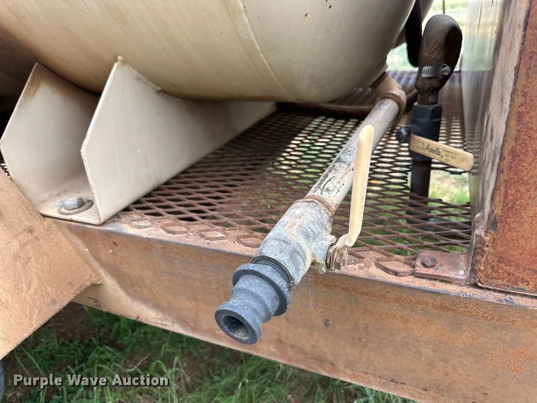 image for item DK6880 Shop built oil vacuum trailer