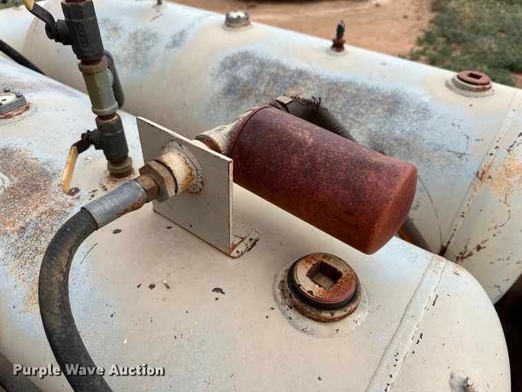 image for item DK6880 Shop built oil vacuum trailer