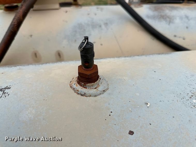 image for item DK6880 Shop built oil vacuum trailer