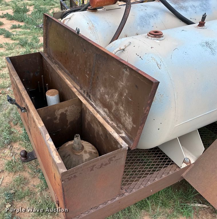 image for item DK6880 Shop built oil vacuum trailer