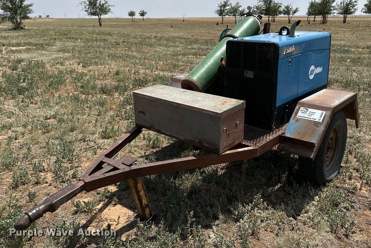 image for item DK6881 2008 Miller Bobcat 225 welder