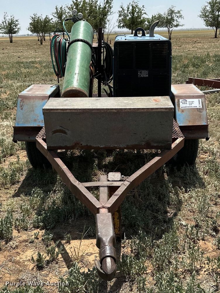 image for item DK6881 2008 Miller Bobcat 225 welder