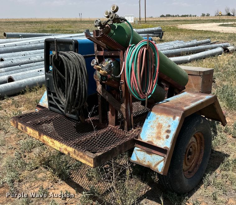 image for item DK6881 2008 Miller Bobcat 225 welder