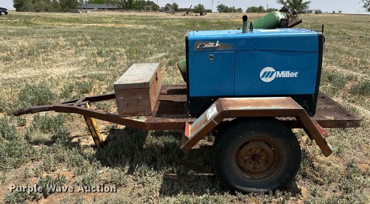 image for item DK6881 2008 Miller Bobcat 225 welder