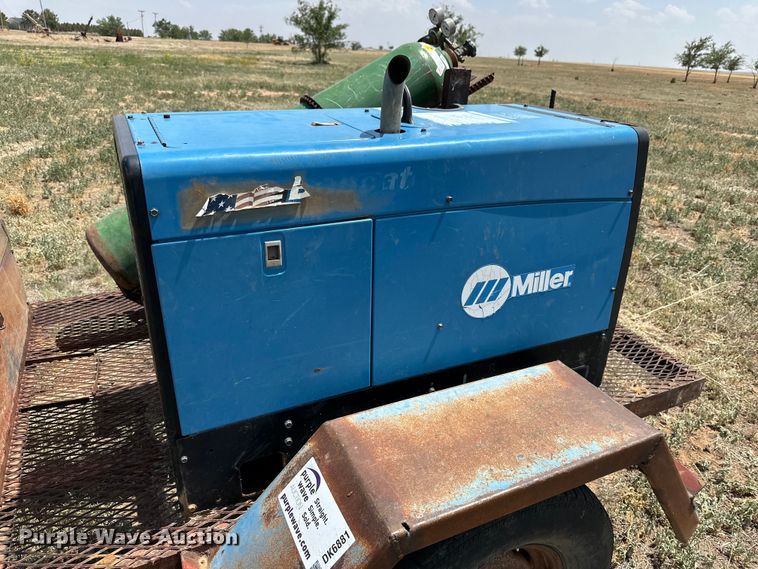 image for item DK6881 2008 Miller Bobcat 225 welder