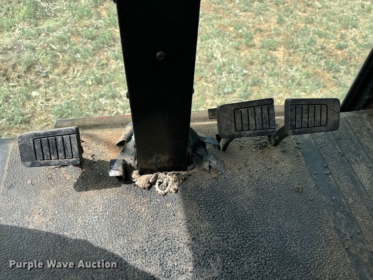 image for item DK6882 1993 Case IH 1688 Axial-Flow combine