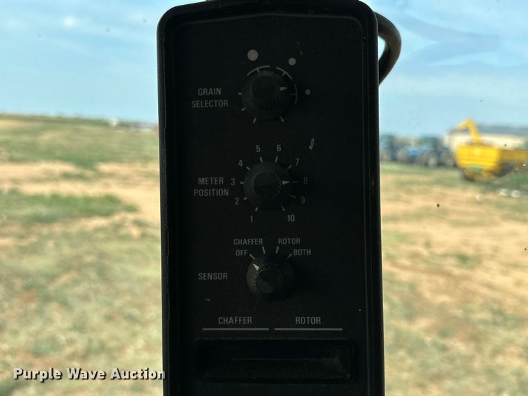 image for item DK6882 1993 Case IH 1688 Axial-Flow combine