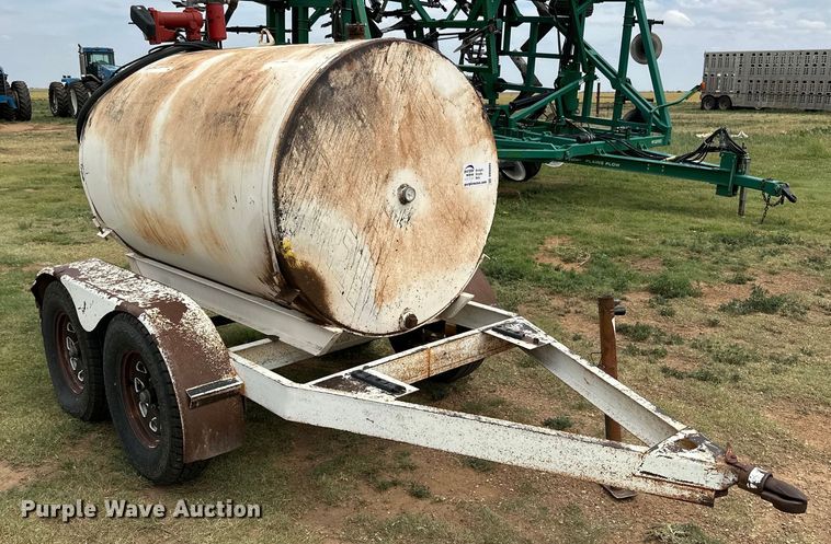 image for item DK6885 Diesel tank trailer