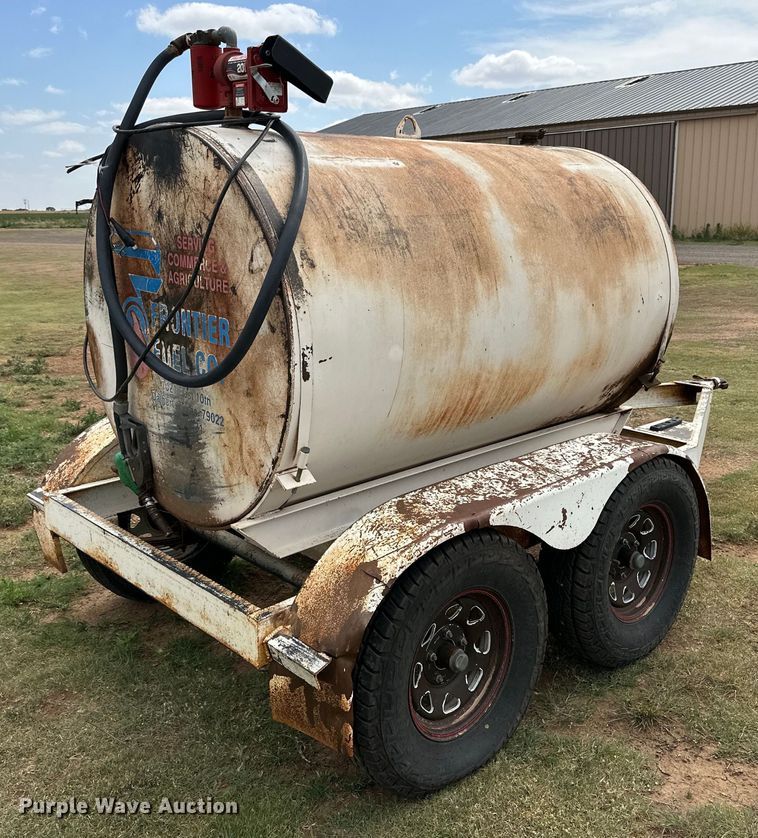 image for item DK6885 Diesel tank trailer