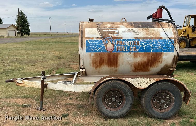 image for item DK6885 Diesel tank trailer