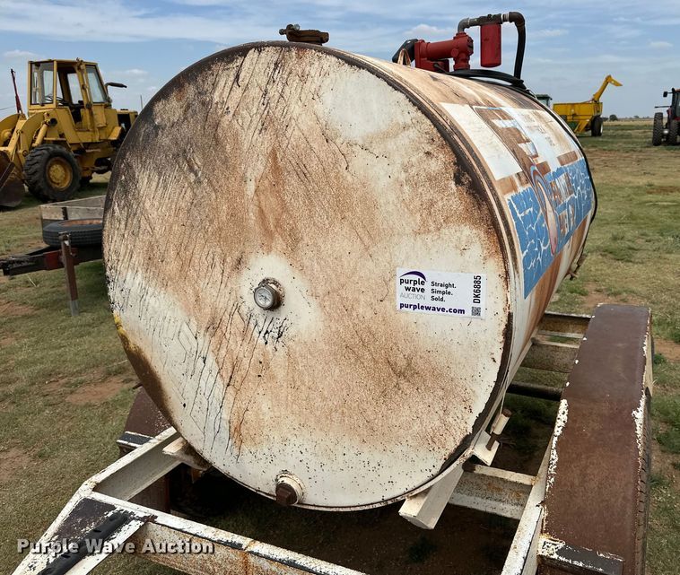 image for item DK6885 Diesel tank trailer