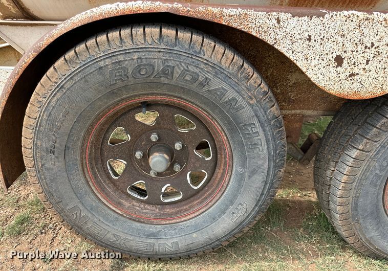 image for item DK6885 Diesel tank trailer