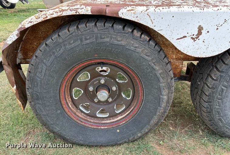 image for item DK6885 Diesel tank trailer