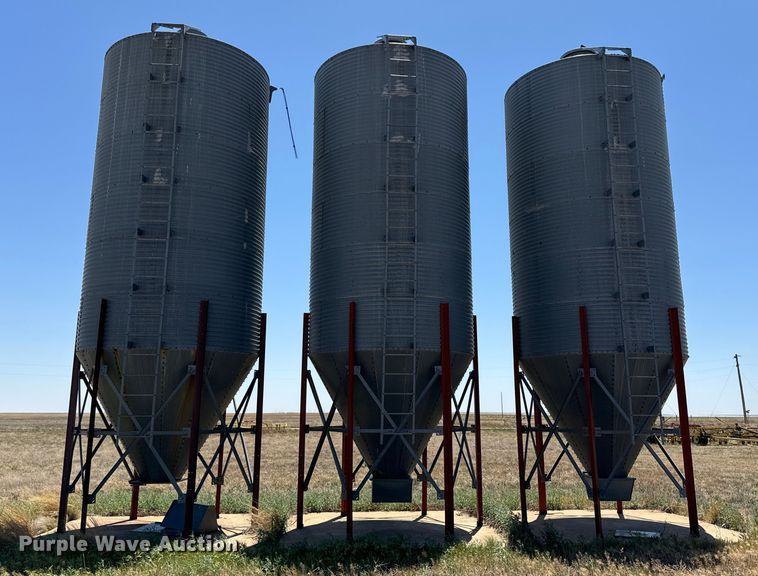 image for item DK6888 (3) 1978 Read grain bins