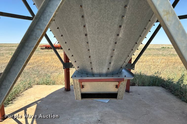 image for item DK6888 (3) 1978 Read grain bins