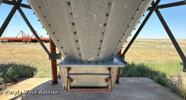 image for item DK6888 (3) 1978 Read grain bins