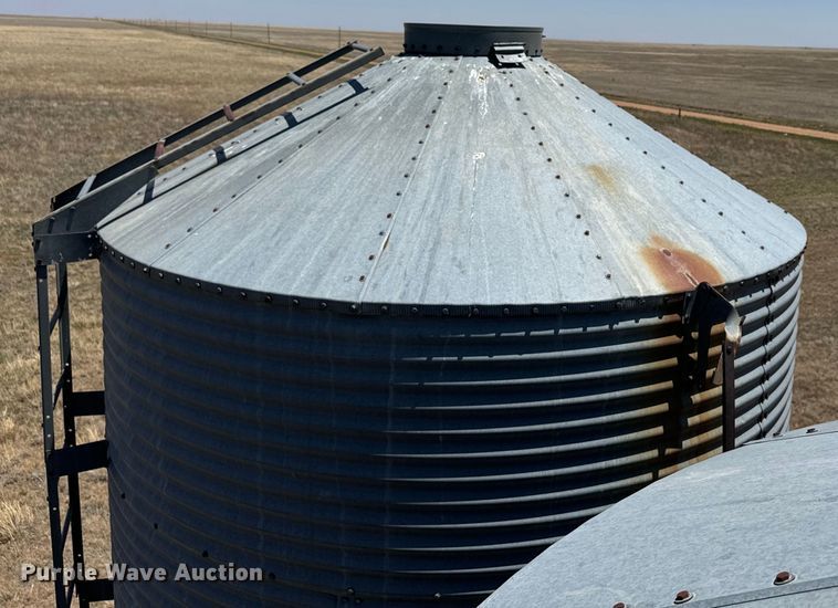 image for item DK6888 (3) 1978 Read grain bins