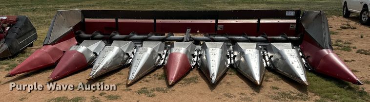 image for item DK6891 Case 1083 corn head