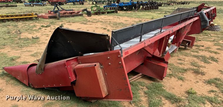 image for item DK6891 Case 1083 corn head