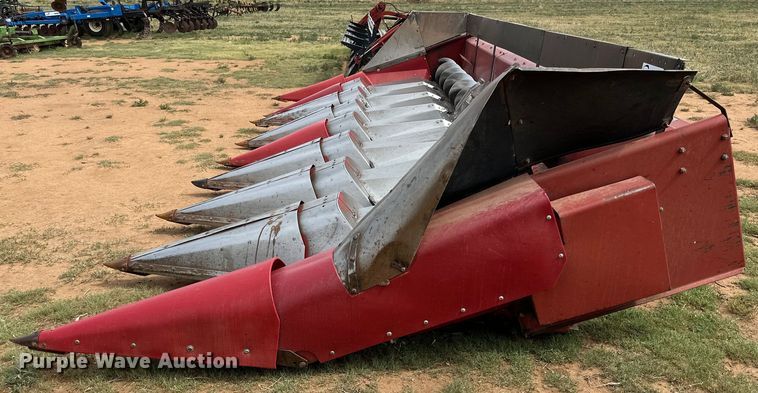 image for item DK6891 Case 1083 corn head