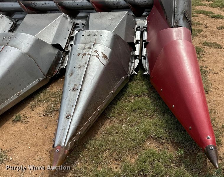 image for item DK6891 Case 1083 corn head