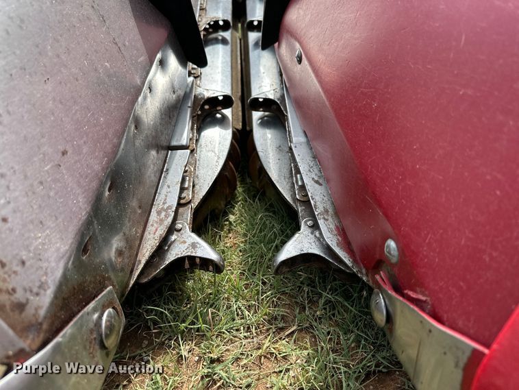 image for item DK6891 Case 1083 corn head