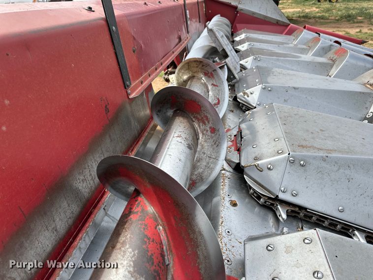 image for item DK6891 Case 1083 corn head