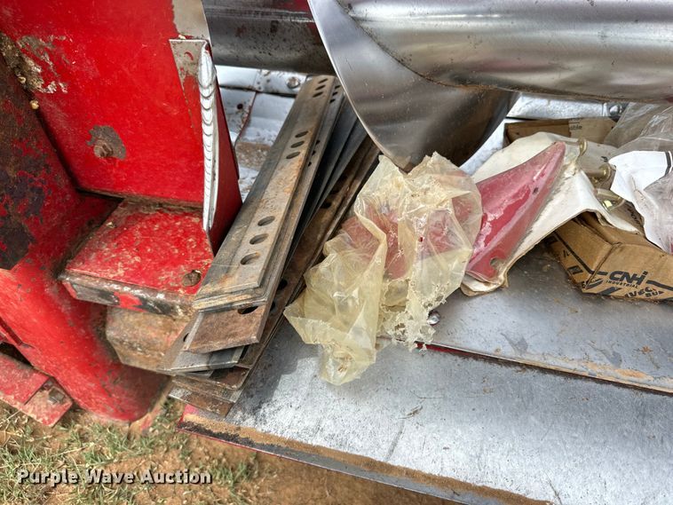 image for item DK6891 Case 1083 corn head