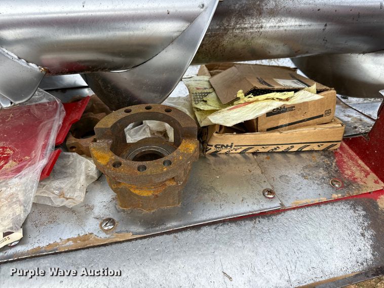 image for item DK6891 Case 1083 corn head