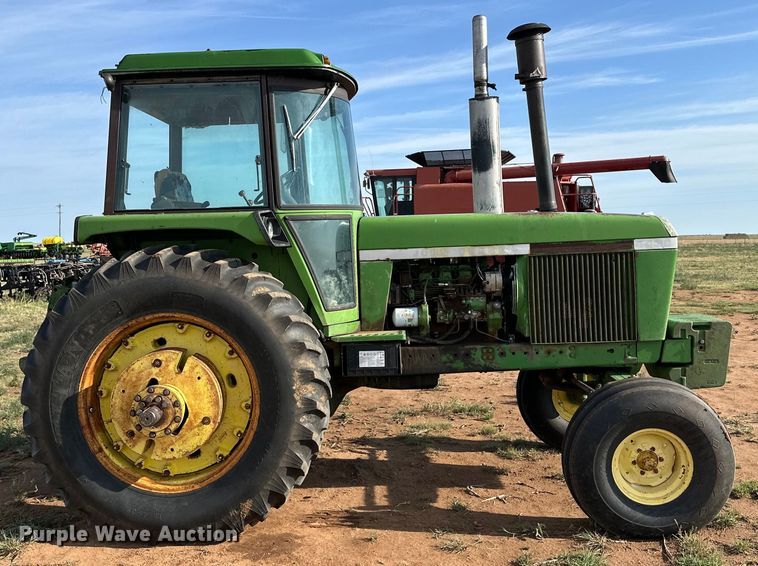 image for item DK6895 1975 John Deere 4430 tractor