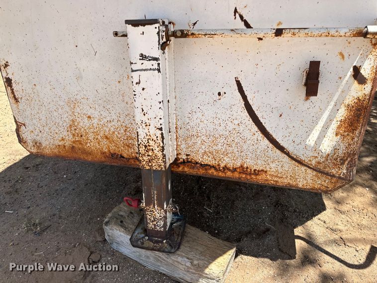 image for item DK6896 Livestock trailer