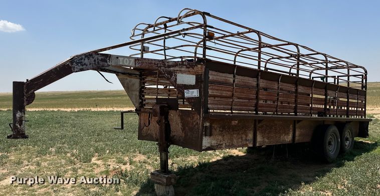 image for item DK6898 Dugan livestock trailer