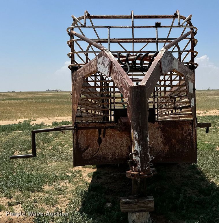 image for item DK6898 Dugan livestock trailer