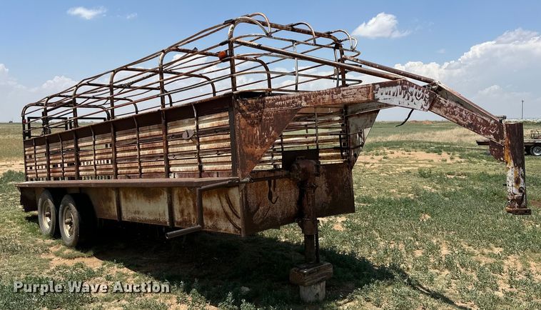 image for item DK6898 Dugan livestock trailer