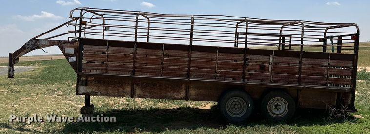 image for item DK6898 Dugan livestock trailer
