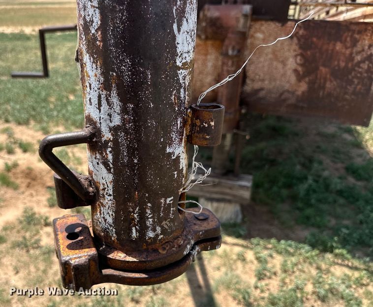 image for item DK6898 Dugan livestock trailer