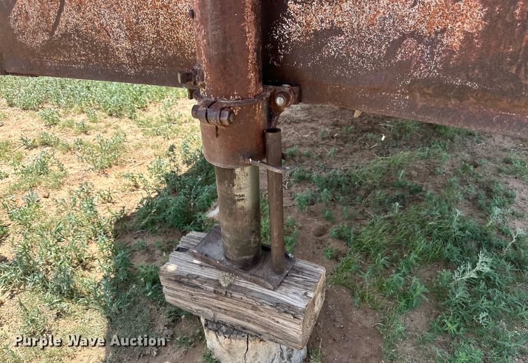 image for item DK6898 Dugan livestock trailer