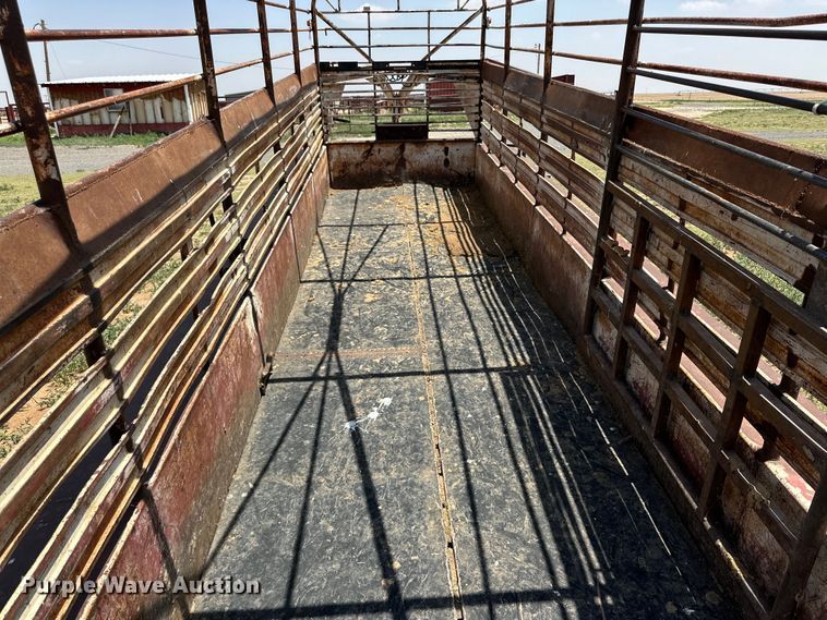 image for item DK6898 Dugan livestock trailer