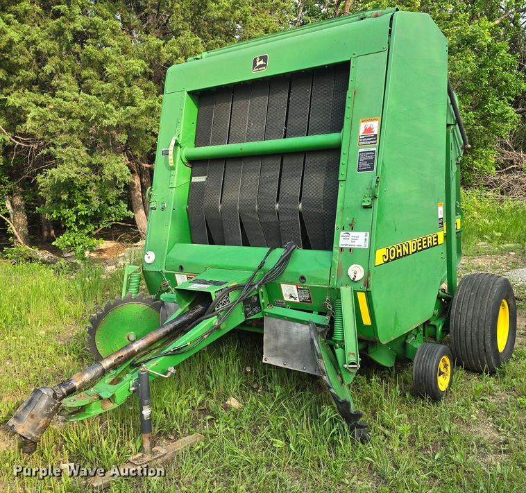 image for item DM1700 1998 John Deere 566 round baler
