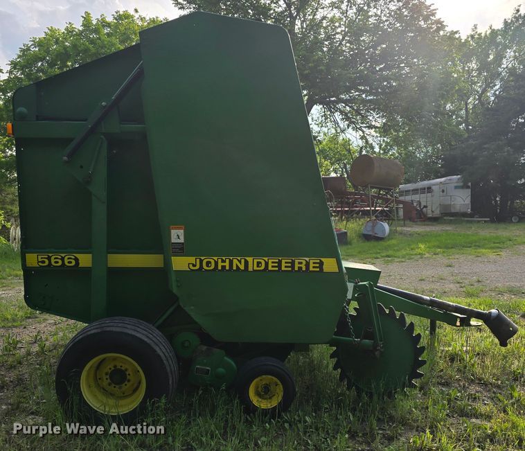 image for item DM1700 1998 John Deere 566 round baler