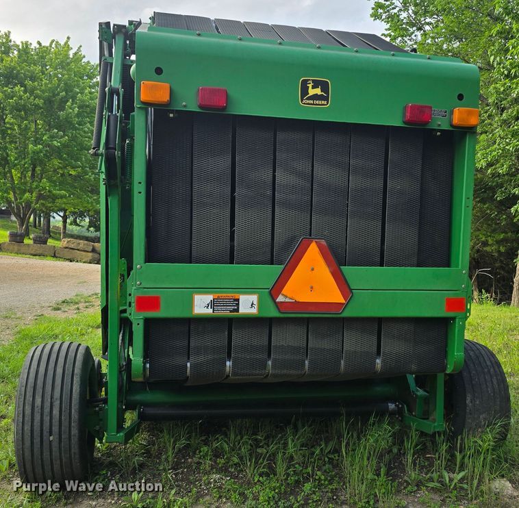 image for item DM1700 1998 John Deere 566 round baler