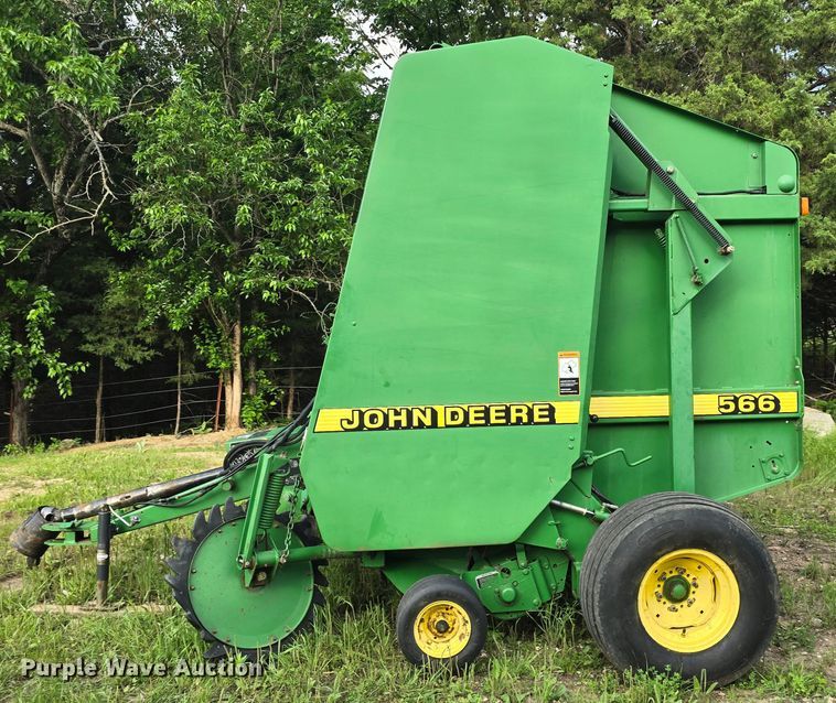 image for item DM1700 1998 John Deere 566 round baler